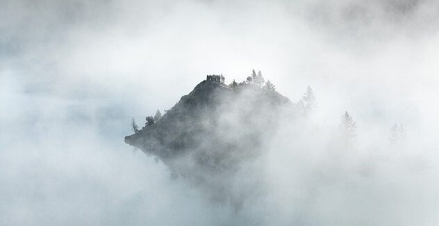 霧がかかった世界のイメージ