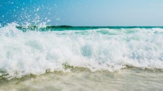 曲において重要な意味を持つ海のイメージ
